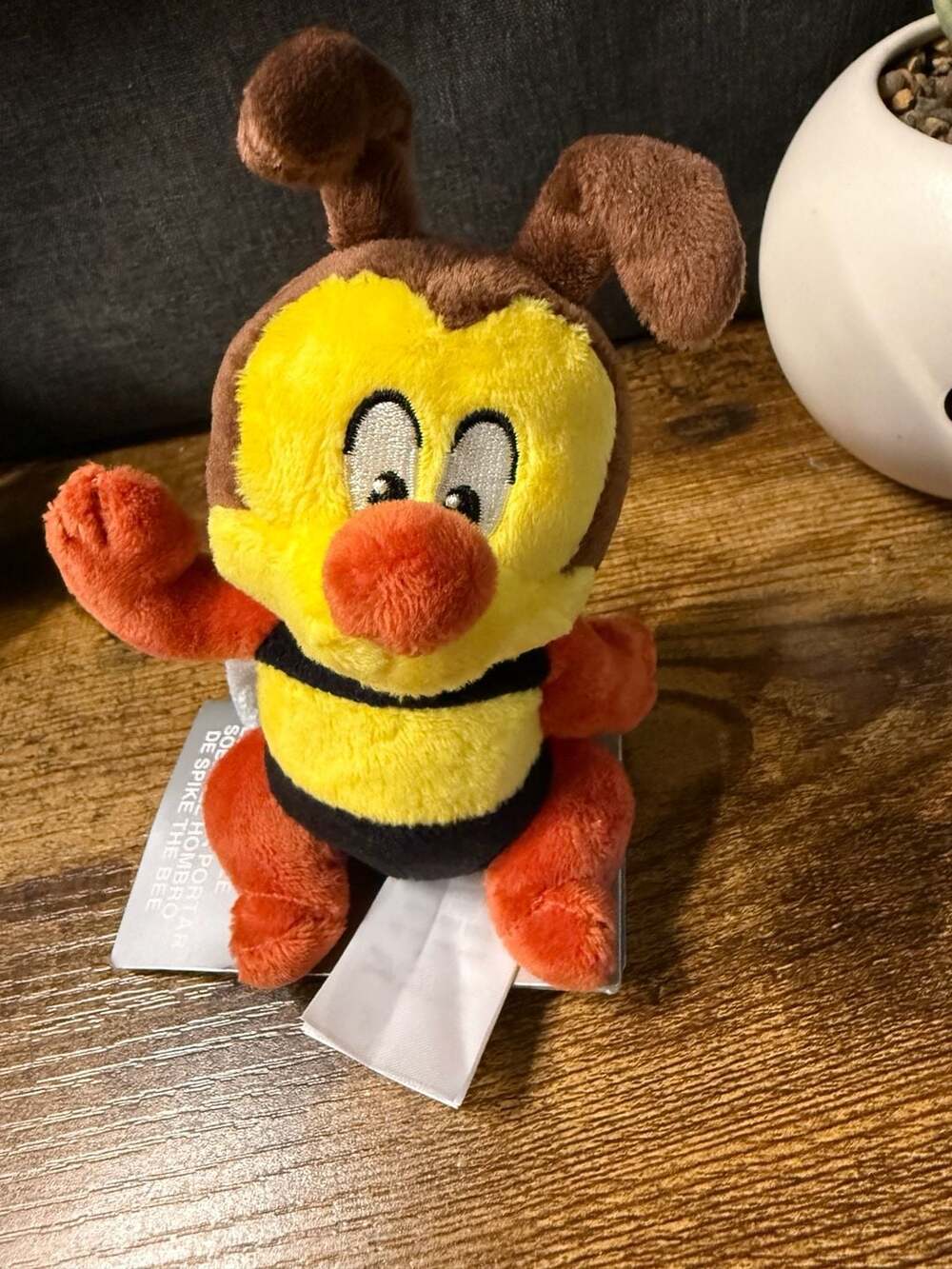 NWT Disney Spike The Bee Shoulder Plush Flower And Garden